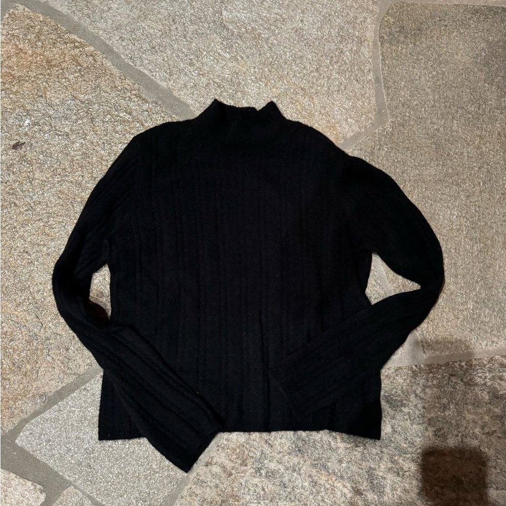 Doen turtleneck sweater size medium